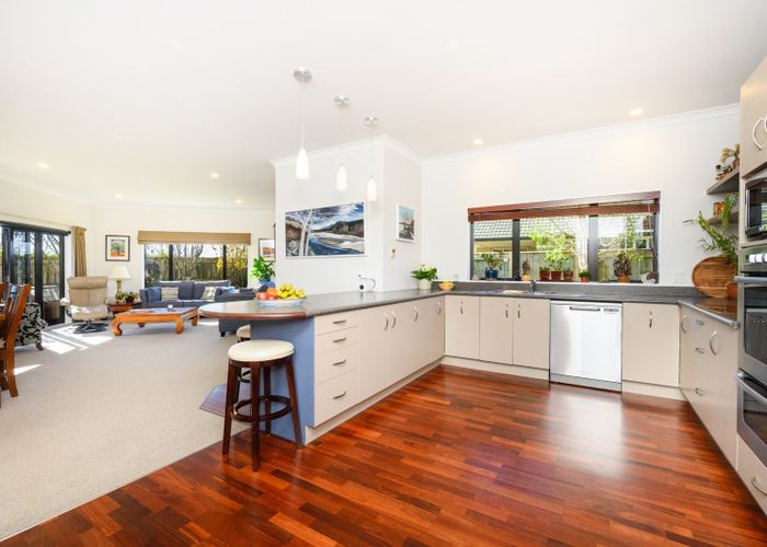  at 48 Johnstone Drive, Fitzherbert, Palmerston North, Manawatu / Whanganui