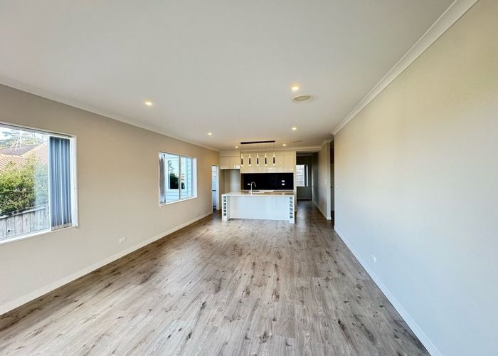  at 18 Taurikura Way, Fairview Heights, North Shore City, Auckland