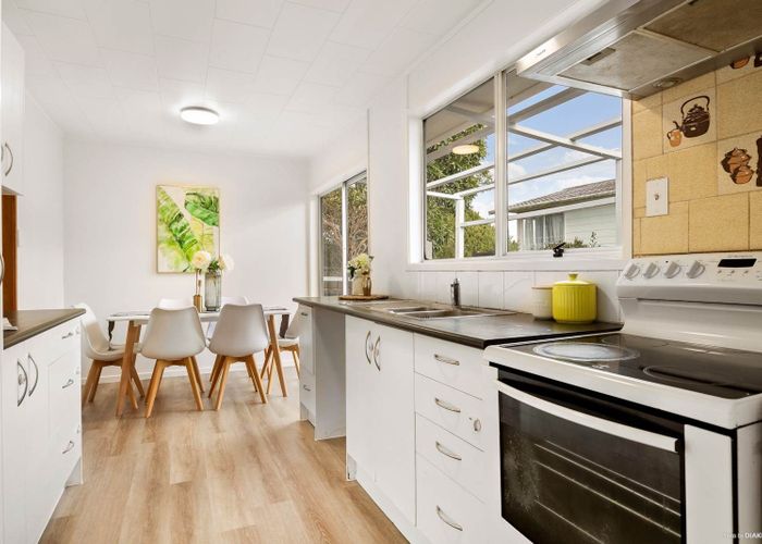  at 1/24 Medina Place, Half Moon Bay, Manukau City, Auckland