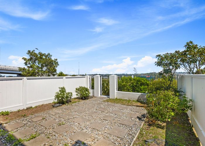  at E3/60 Masons Road, Albany, North Shore City, Auckland