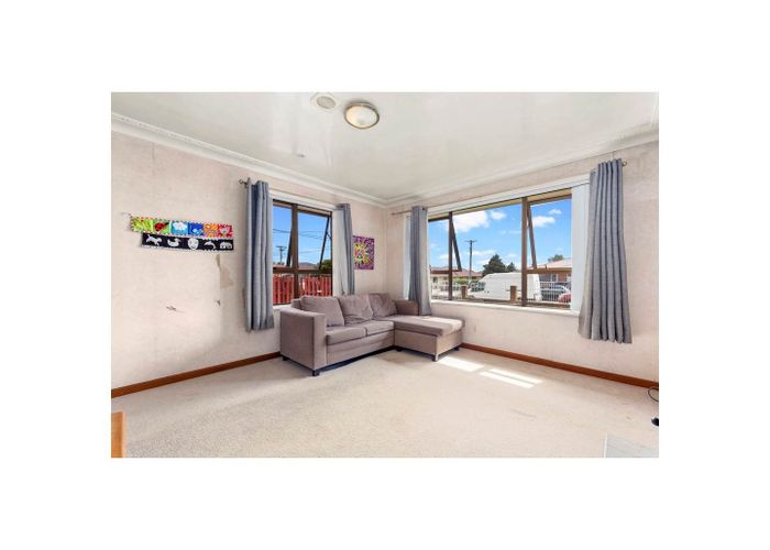  at 4 Brooklyn Avenue, Papatoetoe, Manukau City, Auckland