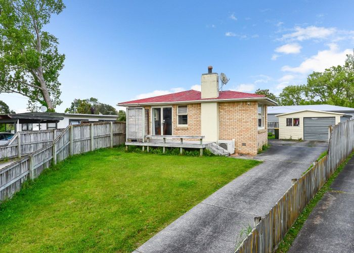  at 10 Mabian Crescent, Deanwell, Hamilton