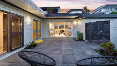  at 2/22 Belmont Terrace, Milford, Auckland