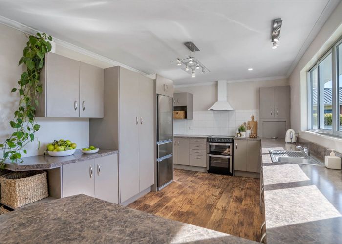  at 44 Queen Street, Winton, Winton