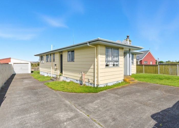  at 49 Lee Street, Castlecliff, Whanganui, Manawatu / Whanganui