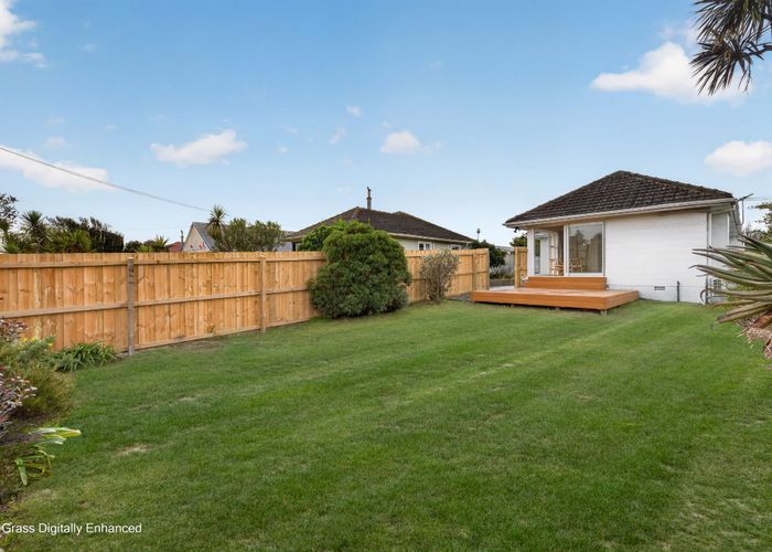  at 1/207 Estuary Road, South New Brighton, Christchurch