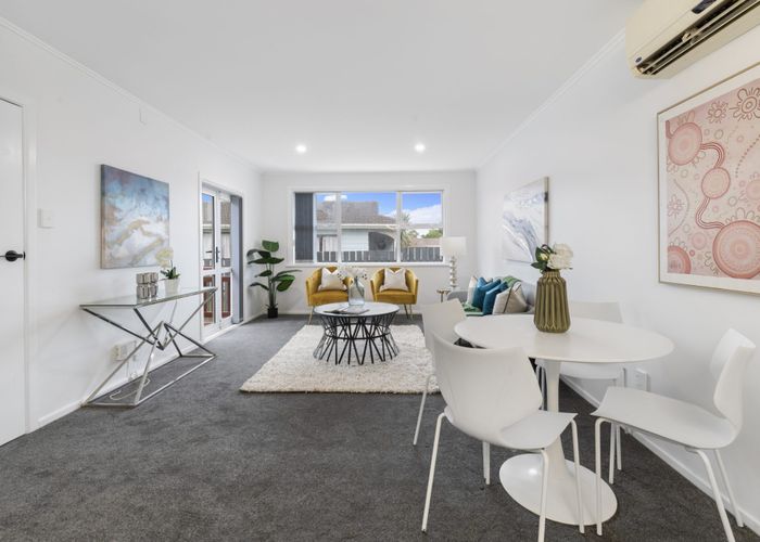  at 84 Mountain Road, Māngere Bridge, Auckland