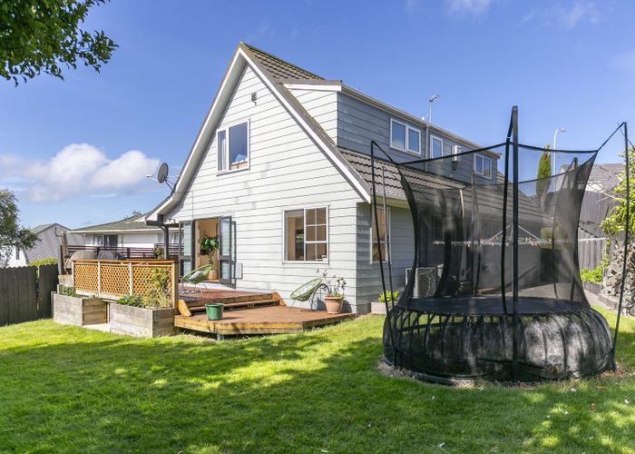  at 6 Cambrian Street, Churton Park, Wellington