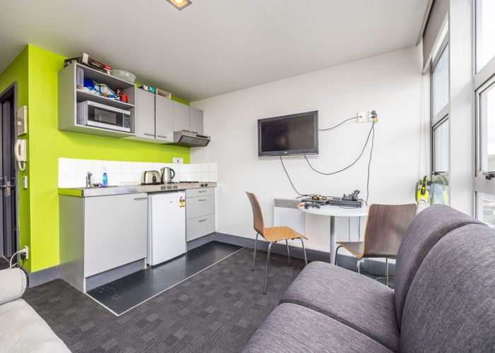  at 412/133 Beach Road, Auckland Central, Auckland