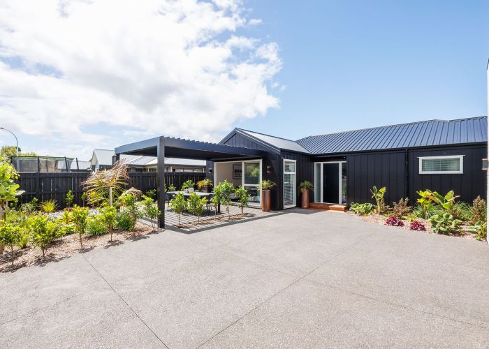  at 6 Solitude Crescent, Kelvin Grove, Palmerston North, Manawatu / Whanganui