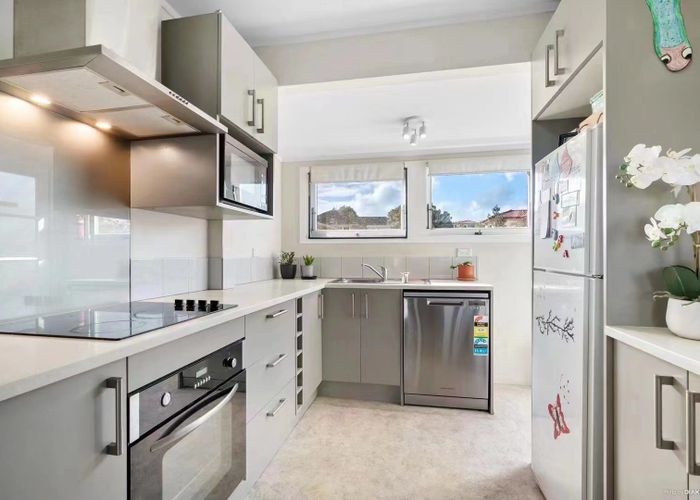  at 2/1A Becroft Drive, Forrest Hill, North Shore City, Auckland