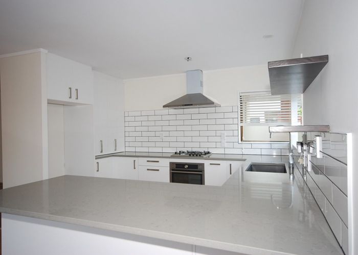  at 2/33 Robert Street, Ellerslie, Auckland City, Auckland