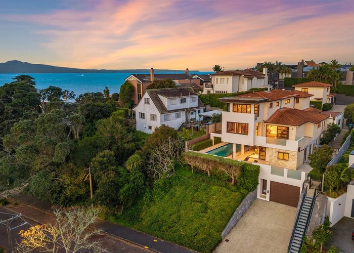  at 10 Ronaki Road, Mission Bay, Auckland City, Auckland