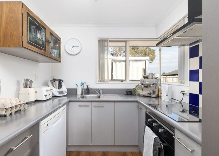  at 260E Breezes Road, Aranui, Christchurch City, Canterbury