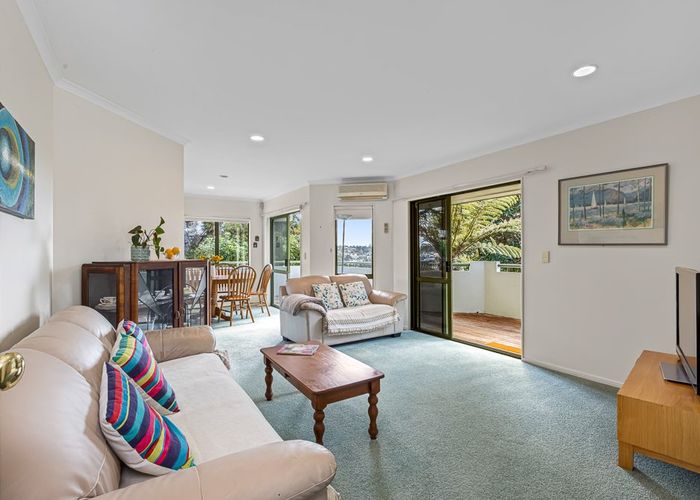  at 2/67 Arran Road, Browns Bay, North Shore City, Auckland