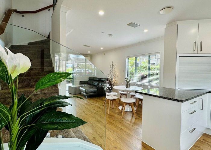  at 7 Paloma Court, Hill Park, Manukau City, Auckland