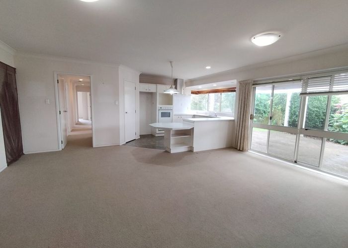  at 20 Carriage Close, Northpark, Auckland