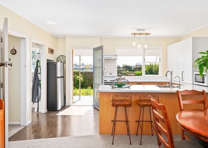  at 17 Scott Avenue, Hamilton East, Hamilton
