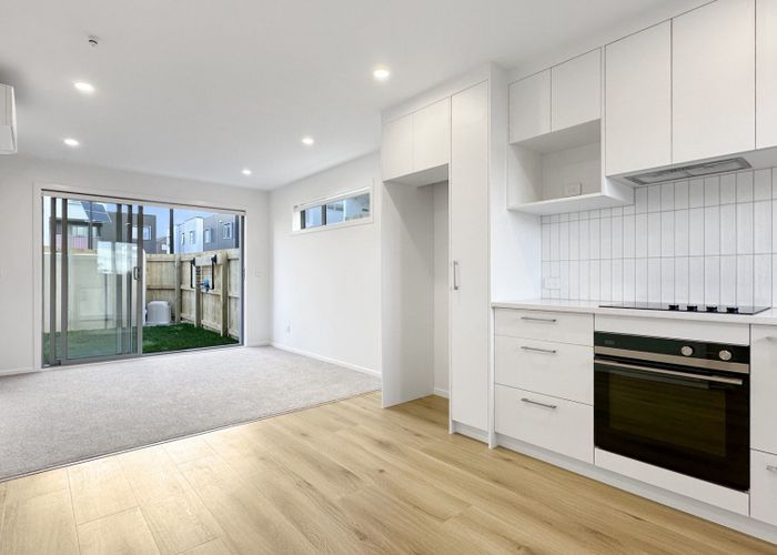  at 2 Ngae Place, Mangere East, Manukau City, Auckland