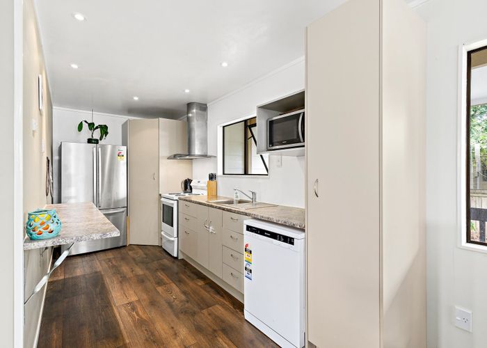  at 6 Te Moau Avenue, Parakai, Helensville, Rodney, Auckland
