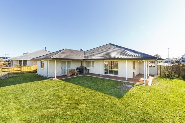 at 51 Royal Oak Drive, Kelvin Grove, Palmerston North