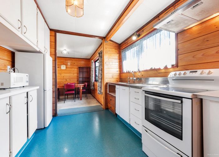  at 1/76 Roberts Road, Te Atatū South, Auckland