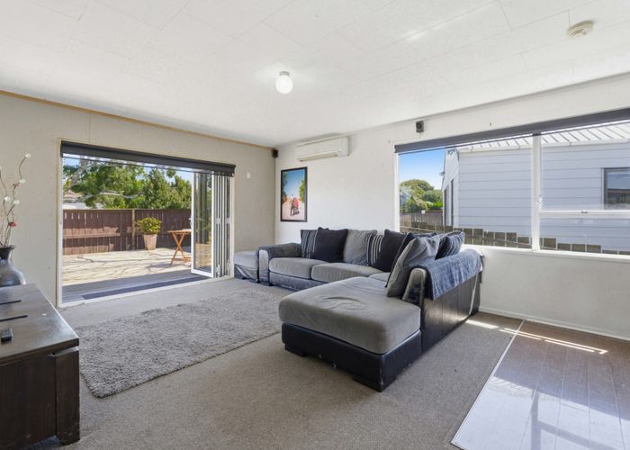  at 11 Ngatira Place, Clendon Park, Manukau City, Auckland