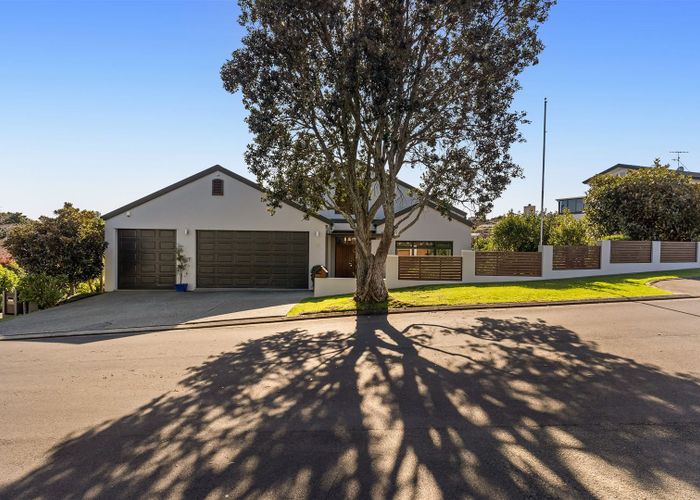 Free property data for 12 Allen Johnston Place, Saint Johns, Auckland