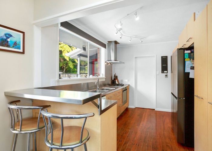 at 23 Vista Crescent, Maoribank, Upper Hutt, Wellington