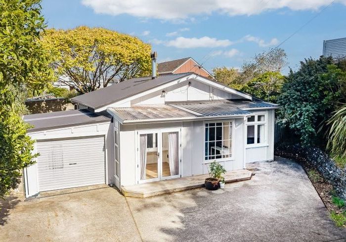  at 1 Gordon Road, Plimmerton, Porirua