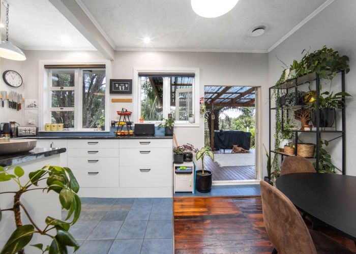  at 186 Candia Road, Henderson Valley, Waitakere City, Auckland