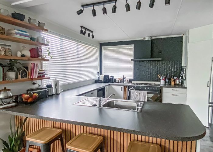  at 2 Rakino Place, Awapuni, Palmerston North, Manawatu / Whanganui