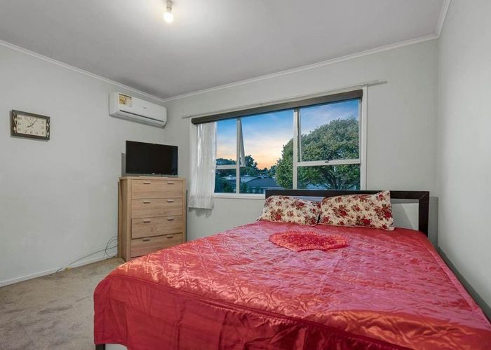  at 11 Fairdale Avenue, Red Hill, Papakura, Auckland