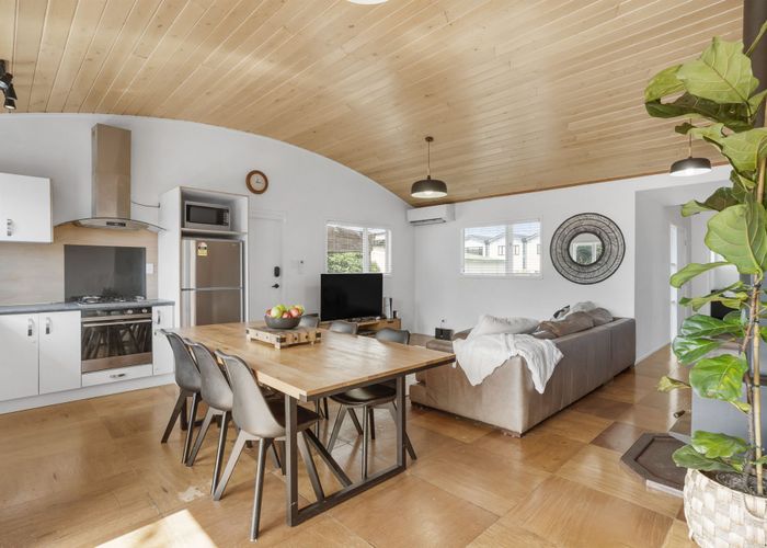  at 1A Stokes Avenue, Te Atatu Peninsula, Waitakere City, Auckland
