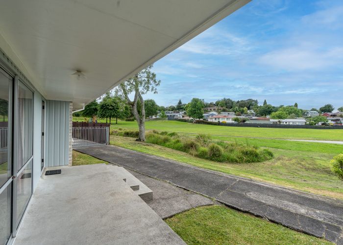  at 27 Caernarvon Street, Dinsdale, Hamilton, Waikato