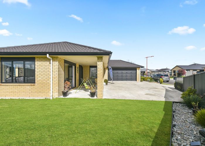  at 3 Peter Way Place, Glenview, Hamilton