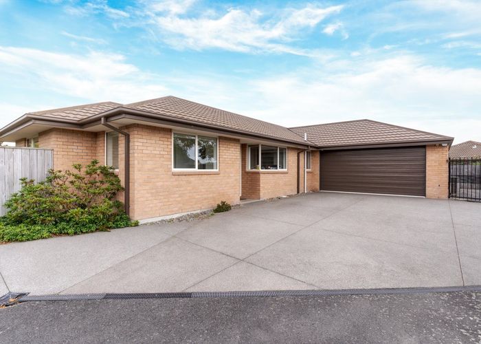  at 27 Carradale Avenue, Broomfield, Christchurch
