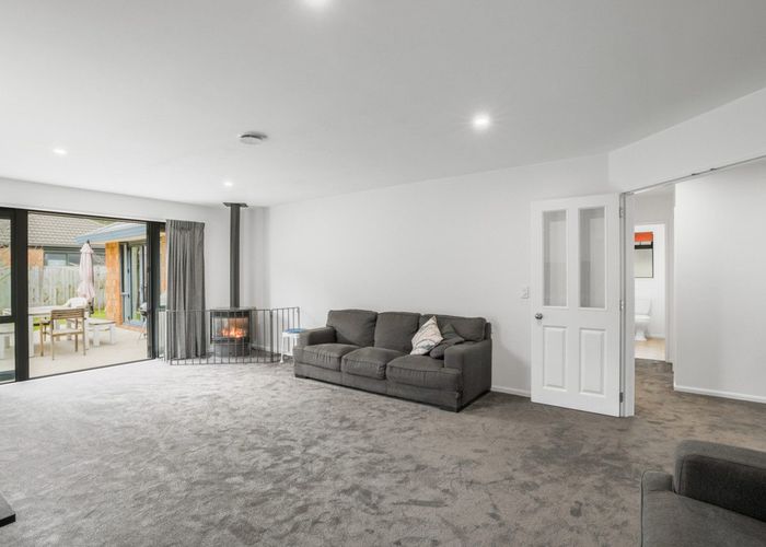  at 21 Forest Drive, Parklands, Christchurch
