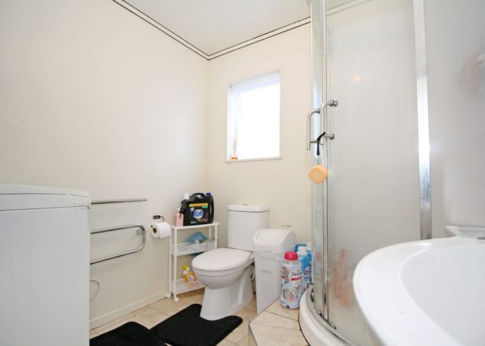  at B /4194 Great North Rd, Glendene, Waitakere City, Auckland