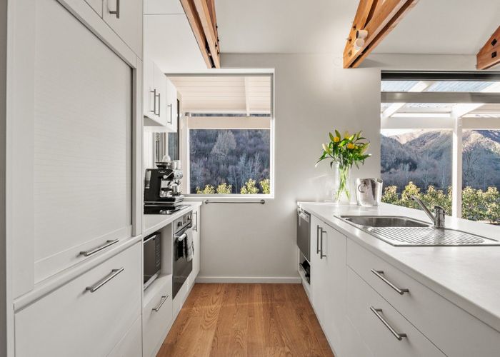  at 11 Gala Burn Lane, Manse Cottage, Arrowtown, Queenstown-Lakes, Otago