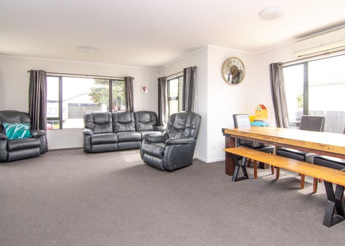  at 39 Dalfield Place, Highbury, Palmerston North