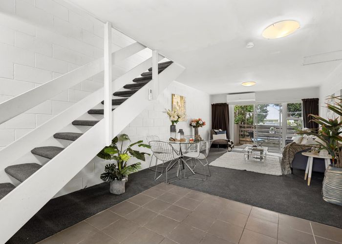  at 9/176 Panama Road, Mount Wellington, Auckland