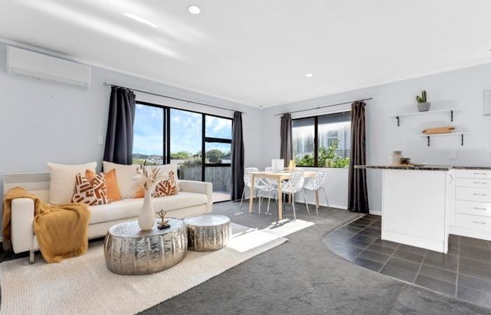  at 2/78 Court Crescent, Panmure, Auckland
