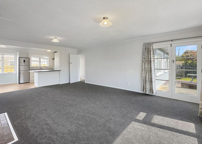  at 8 Lambley Road, Titahi Bay, Porirua, Wellington