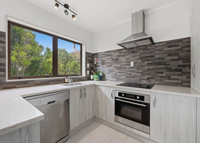  at 30 Himalaya Drive, Half Moon Bay, Manukau City, Auckland