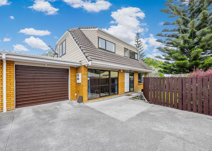  at 4/17 Ross Martin Court, Conifer Grove, Papakura, Auckland