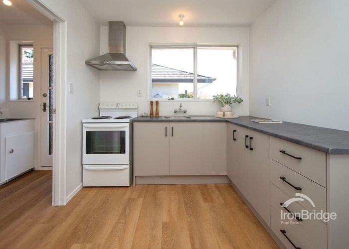  at 1/72 Waratah Street, Avondale, Christchurch City, Canterbury