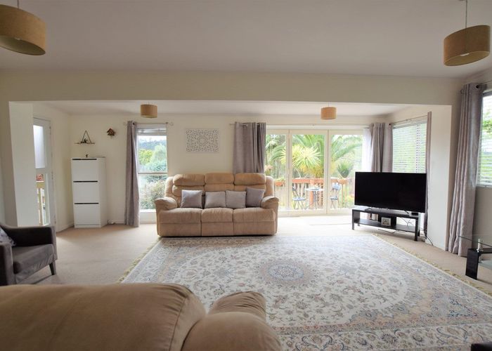  at 21 Grassmere Road, Henderson Valley, Auckland