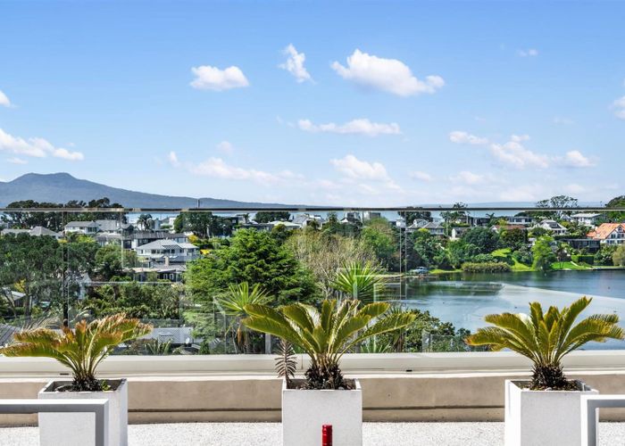  at 1/90 Kitchener Road, Milford, North Shore City, Auckland