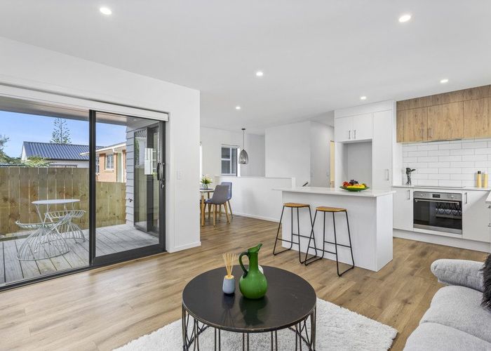  at 1B Mowbray Place, Sunnynook, Auckland